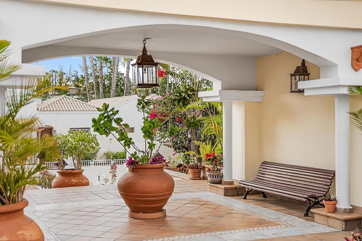 Luxury, Boutique Two-Bedroom Modern Townhouse With Golf Views Arona  İspanya
