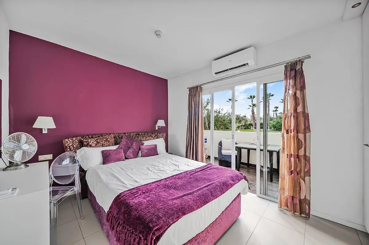 Villa Luxury, Boutique Two-Bedroom Modern Townhouse With Golf Views Arona
